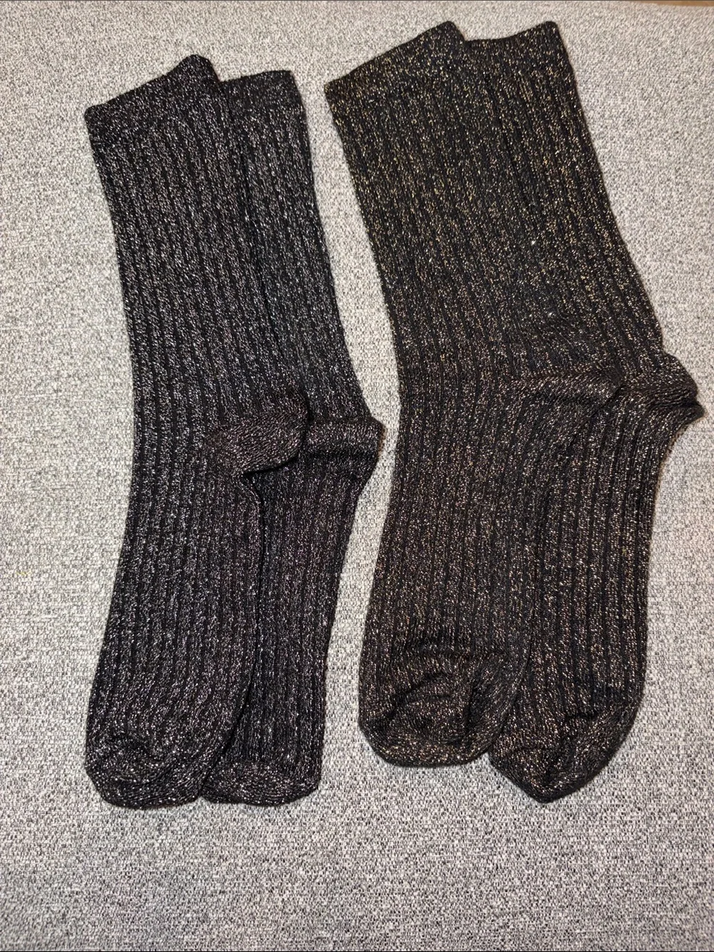 Metallic Ribbed Crew Socks in black with silver and black with gold